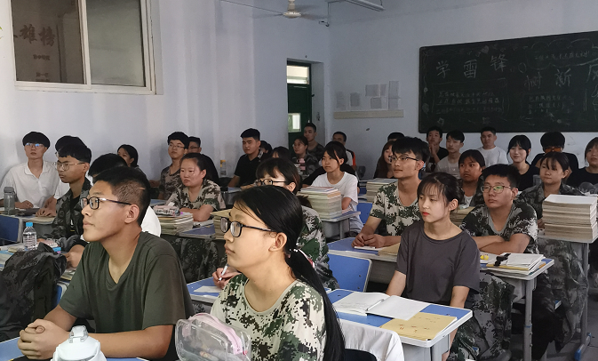 “消防記心中，安全伴成長”衡水兆華學(xué)校組織收看消防安全直播課